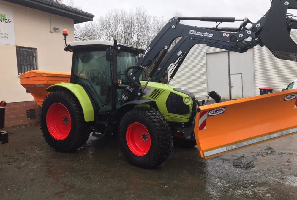 Claas Atos 340 ausgeliefert, bereit für den Einsatz.